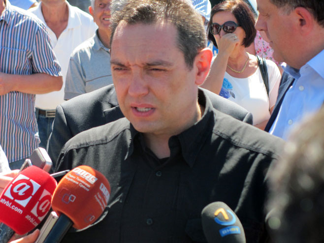 Александар Вулин, министар за рад, запошљавање, борачка и социјална питања Србије - Фото: СРНА