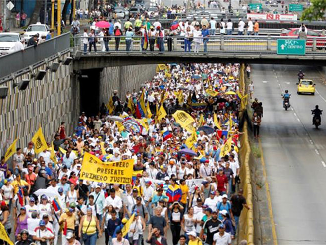 Венецуела - протести (Фото: Ројтерс) - 