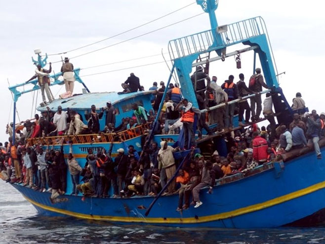 Спасавање миграната (фото: totalinfo.h) - 