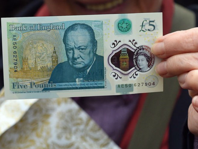 Нова британска новчаница од пет фунти (Фото: Joe Giddens/PA) - 