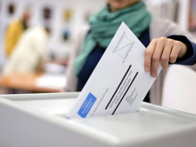Мађарска - референдум (Фото: epa/Istvan Biro) - 
