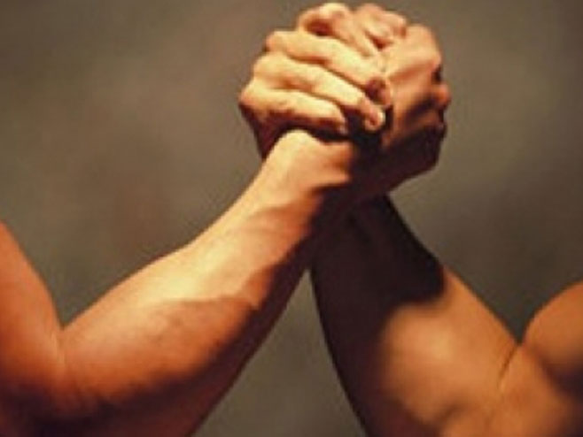 Обарање руке - Фото: илустрација