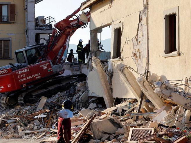 Италија - земљотрес (Фото: CIRO DE LUCA) - 