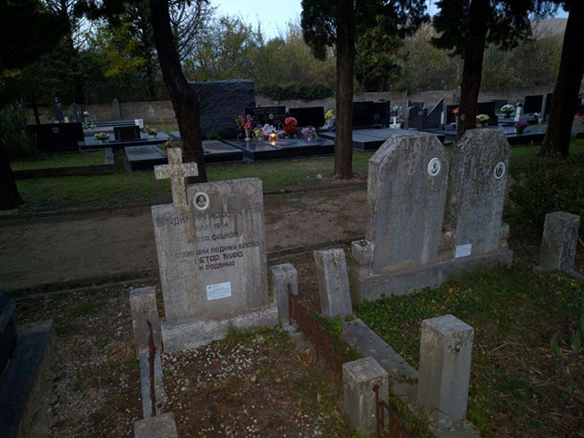Книн - гробље (фото:tris.com.hr) - 