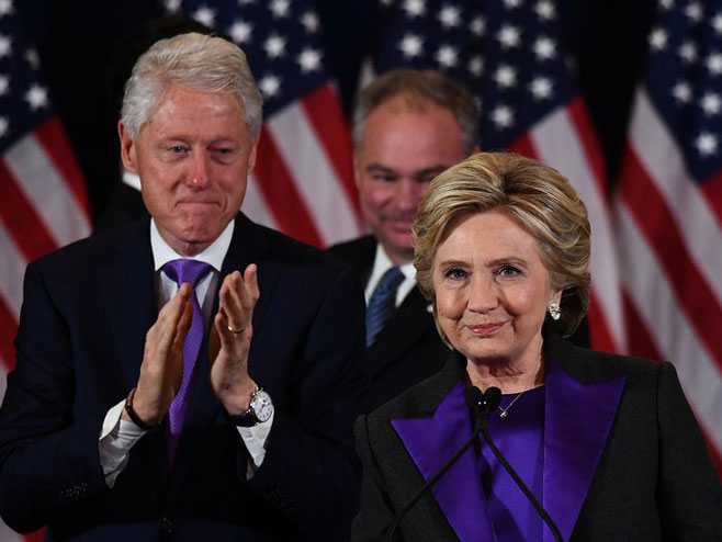 Клинтонови - Фото: AFP