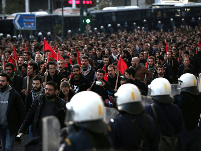 Протести у Грчкој (фото: http://www.investing.com/) - 