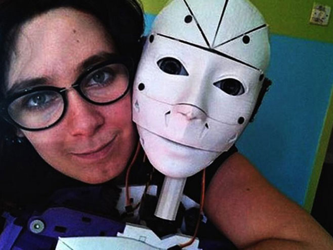 Дјевојка направила робота за којег жели да се уда - Фото: nezavisne novine