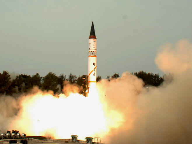 Индија-лансирање ракете дугог домета Агни-5 (Фото: asian-defence.net) - 