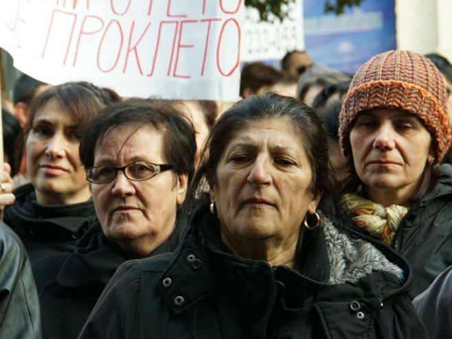 Протест мајки из Црне Горе испред зграде Владе - Фото: ТАНЈУГ