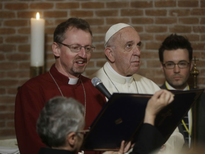 Папа Фрањо у англиканској цркви у Риму - Фото: AP