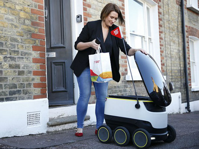 Roboti isporučuju hranu u Vašingtonu - Foto: Getty Images