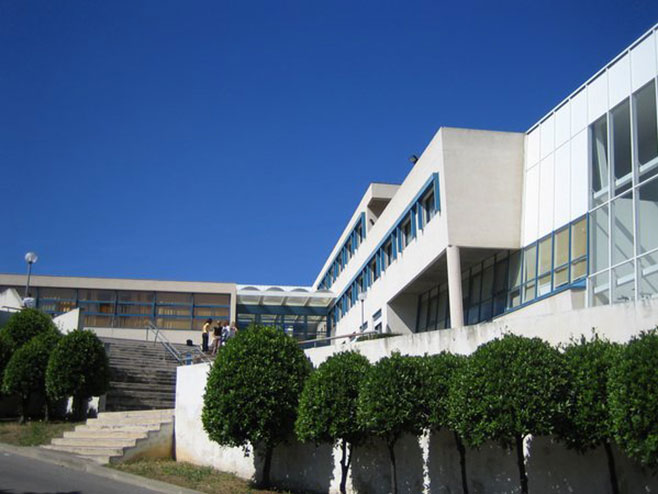 Школа у Француској (фото:twitter.com) - 