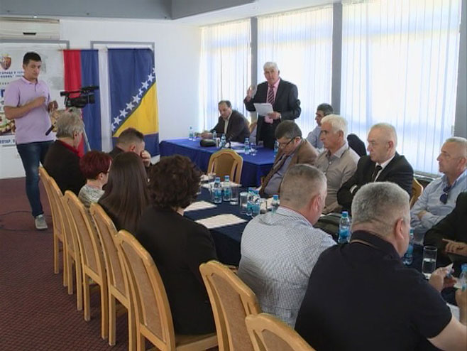Trebinje - okrugli sto o položaju Crnogoraca - Foto: RTRS
