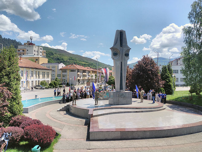 Фоча:Споменик погинулим борцима и цивилима - Фото: СРНА