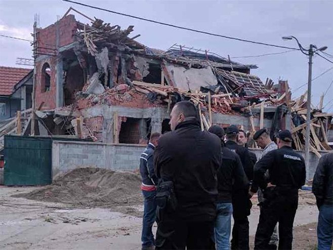 У Београду срушен дио нелегалног објекта Исламске заједнице (Фото: N1) - 