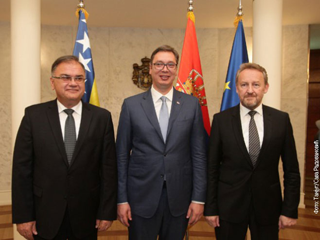 Vučić sa Ivanićem i Izetbegovićem (Foto: Tanjug/Sava Radovanović)