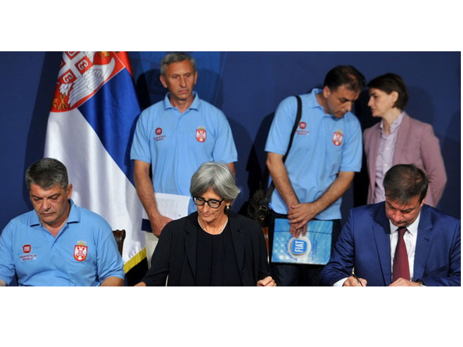 Србија: Потписивање уговора са Фијатом - Фото: ТАНЈУГ