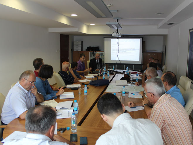 Презентација о проведеним активностима развоја иригационог система на подручју воћњака у Поткозарју - Фото: СРНА