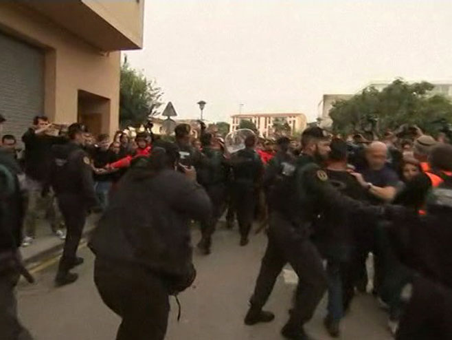 Каталонија - сукоб са полицијом - Фото: РТРС