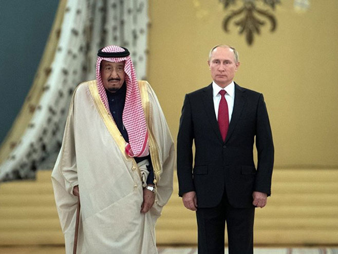 Салман ибн Абдел Азиз ел Сауд и Владимир Путин (Фото: Sputnik/Сергеј Гуњејев) - 