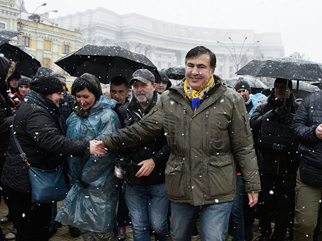 Демонстранти ослободили Сакашвилија (Фото: https://rs.sputniknews.com) - 