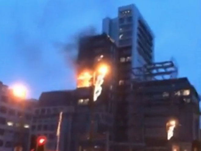 Пожар у Манчестеру (Фото: printskrin) - 