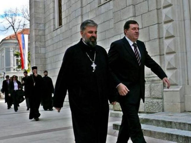 Додик и владика Григорије (фото:trebinjelive.info) - 