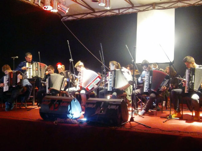 Источно Ново Сарајево: Концерт Оркестра хармоника из Угљевика - Фото: СРНА