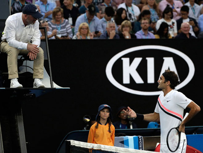 Федерер се посвађао са судијом (фото:Tanjug) - 