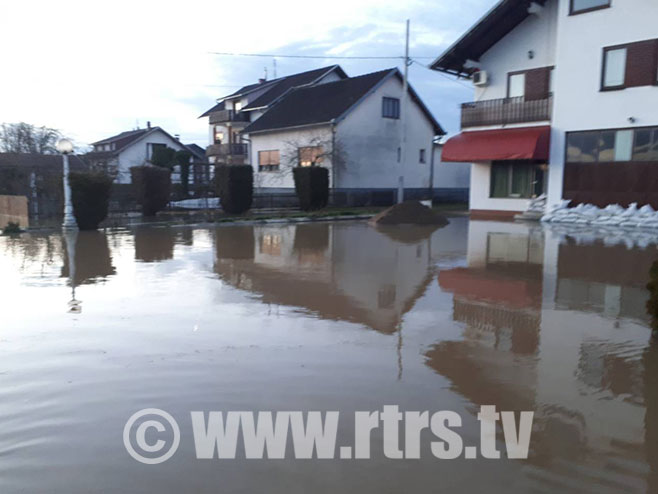 Poplavljene kuće u Koz. Dubici