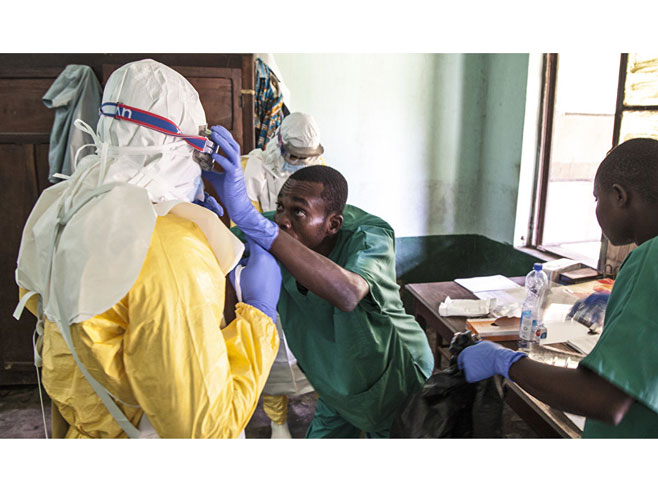Ебола завладала Конгом (Фото: AP Photo / Mark Naftalin) - 