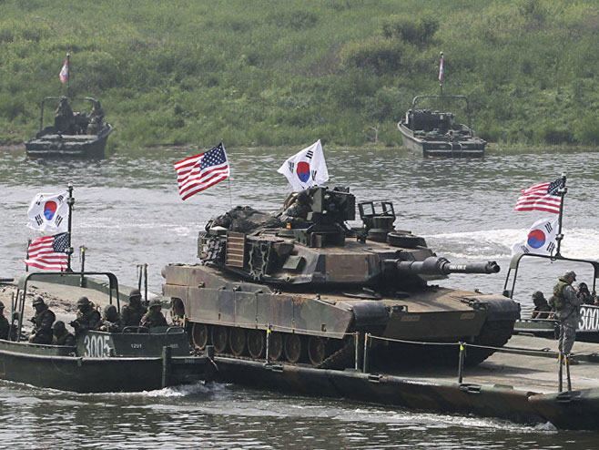 САД зауставиле два програма војних вежби са Јужном Корејом (фото:  AP/Ahn Young-joon) - 