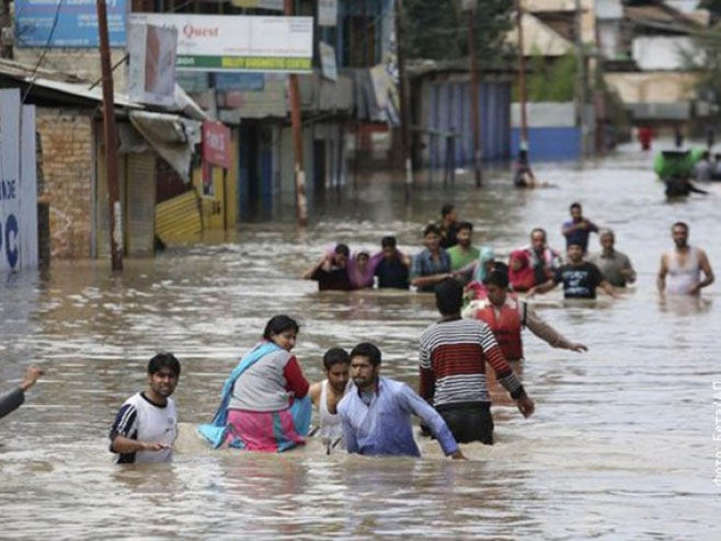 Поплаве у Индији (Фото: novovrijeme.ba) - 
