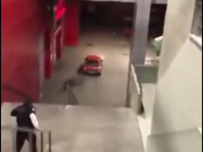 Идентификован возач који је возио степеницама у Бањалуци - Фото: Screenshot/YouTube