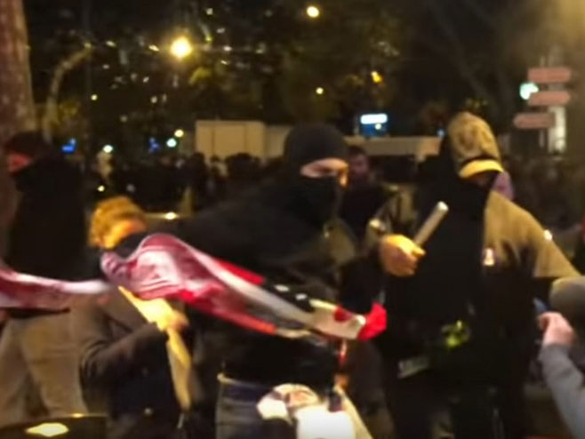 Париз - Хулигани напали навијаче Звезде - Фото: Screenshot/YouTube