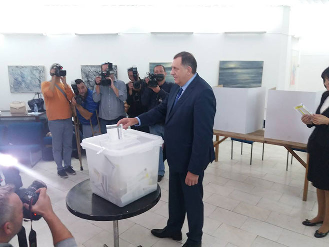 Милорад Додик, гласање - Фото: РТРС
