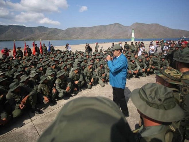 Николас Мадуро са војском (Фото: @PresidencialVen) - Фото: Тwitter
