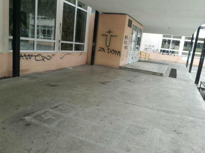Усташки и антисрспки графити на школи у Сплиту (Фото: Слободна Далмација) - 