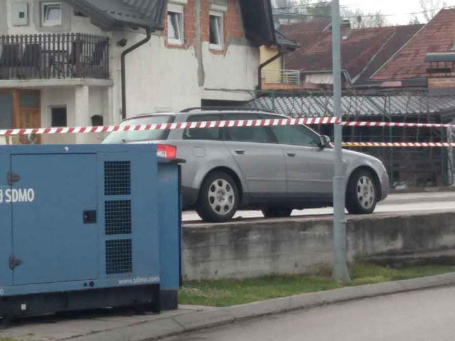 Бомба испод аутомобила  (Фото:Goran Obradović/RAS Srbija) - 