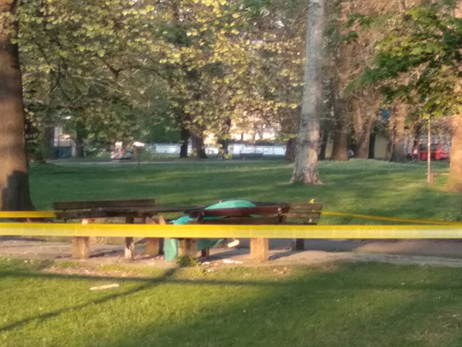 Беживотно тијело у парку Младен Стојановић - Фото: РТРС