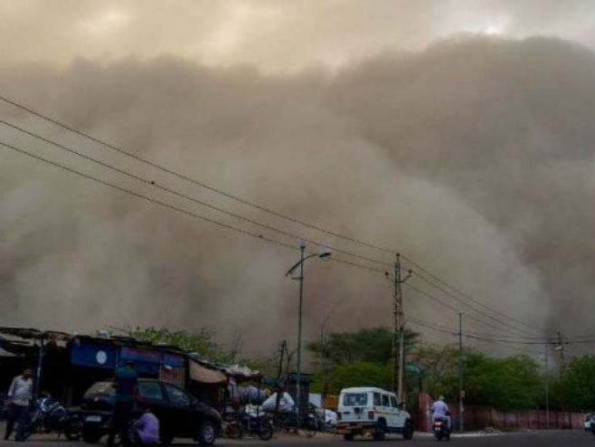 Пјешчана олуја у Индији - Фото: AFP
