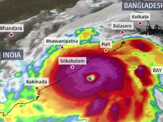 Индија: Циклон "Фани"  (Фото:weather.com) - 