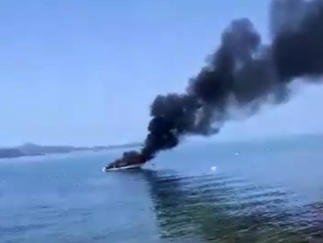 Пожар брода у Бибињама, Задар (Фото: vatrogasciheroji) - Фото: Facebook