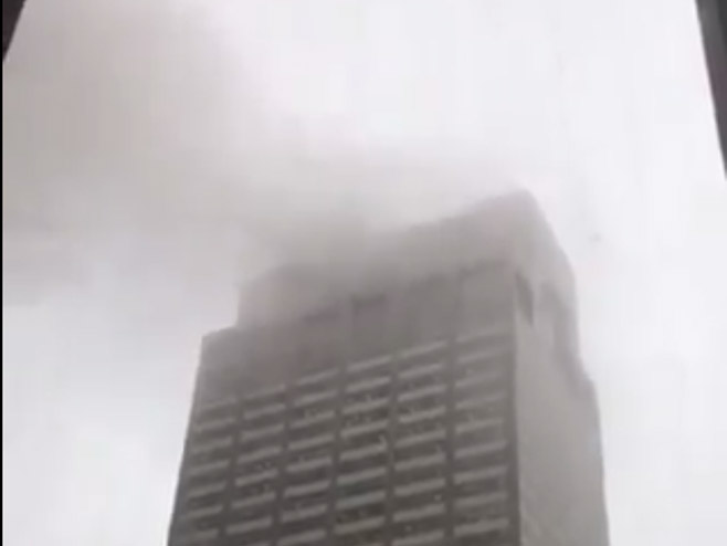 Хеликоптер ударио у зграду   (Фото:PrtScr/twiter) - 