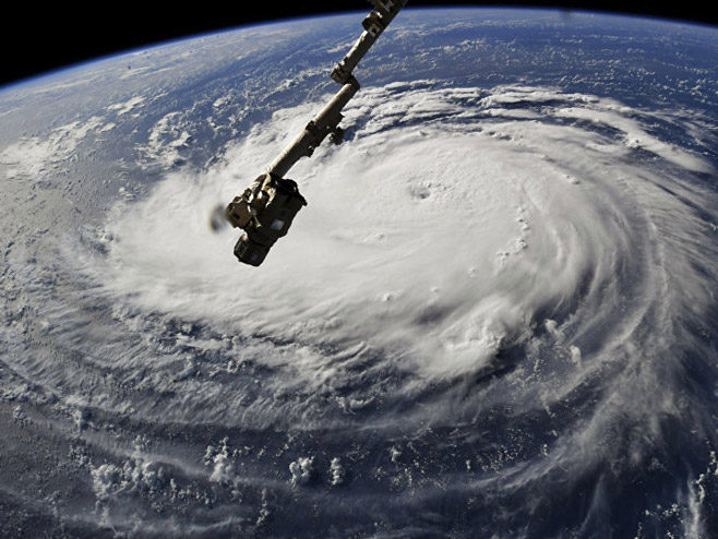 Русију погодио снажан ураган(Фото: AP Photo / Mic Smith) - 