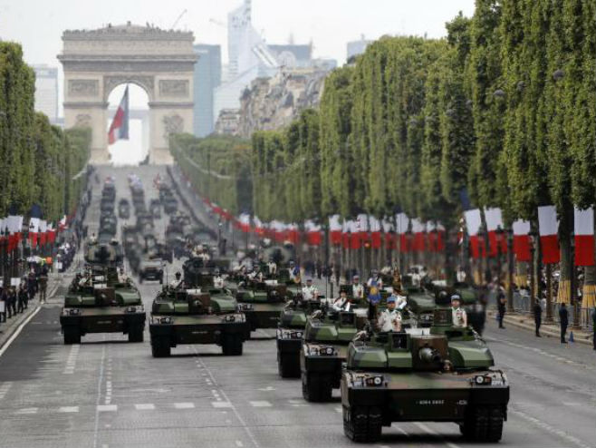 Парада поводом Дана пада Бастиље у Паризу - Фото: AP