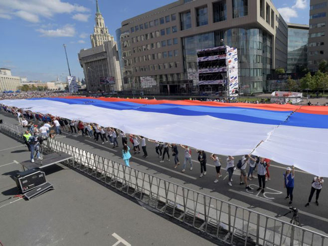 Руске заставе (фото:  Sputnik / Евгений Биятов) - 