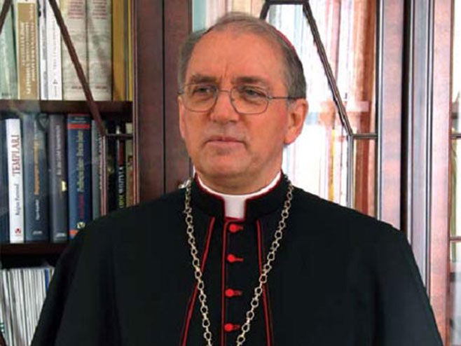 Бискуп Антун Шкворчевић (Фото: pozeska-biskupija.hr) - 
