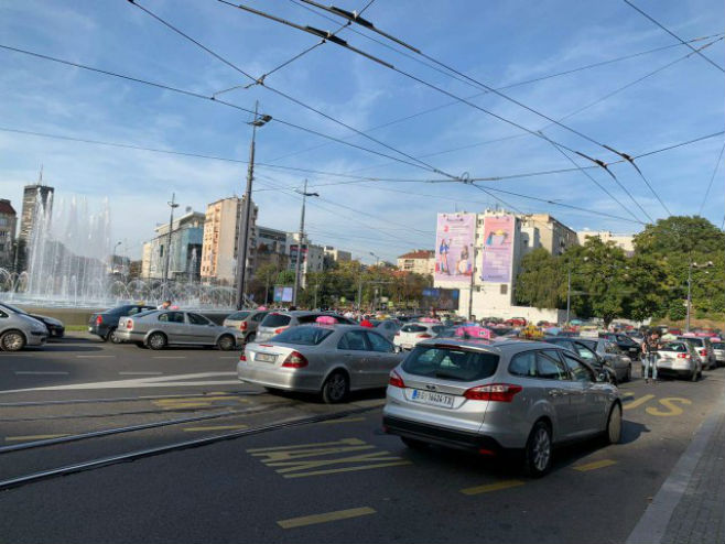 Протест таксиста у Београду - Фото: B92