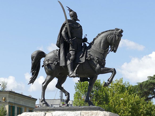 Споменик Скендербегу (фото: CC0 Javno vlasništvo) - 